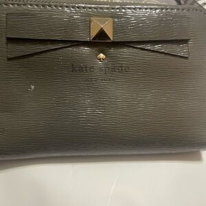 Kate Spade Charcoal Wallet with Gold Beacon GUC